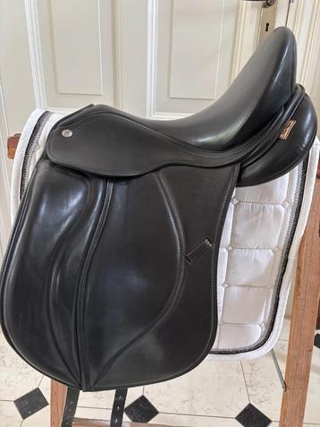 Mac Rider Lexington Dressuurzadel 17 inch beschikbaar voor biedingen