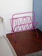 Roze tijdschriftenrek krantenbak vintage rvs fuchsia, Huis en Inrichting, Woonaccessoires | Krantenbakken en Lectuurbakken, Ophalen of Verzenden