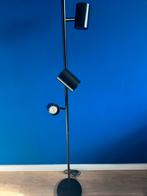Ikea NYMÅNE Staanlamp + 3 Philips GU10 Spots, Huis en Inrichting, Lampen | Vloerlampen, Ophalen, Industrieel, modern, Zo goed als nieuw