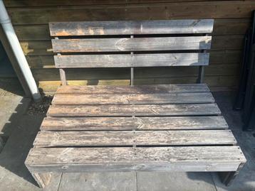2 houten lounge banken incl. kussens gratis beschikbaar voor biedingen