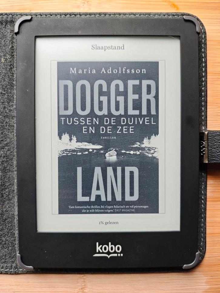 Kobo Glo eReader met 700 boeken , Nieuwstaat, Computers en Software, E-readers, Zo goed als nieuw, 6 inch of minder, 4 GB of minder