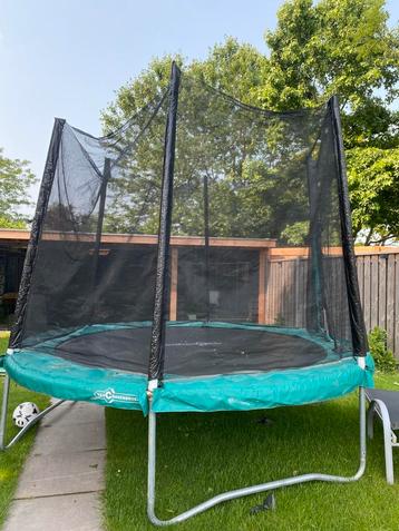Trampoline beschikbaar voor biedingen