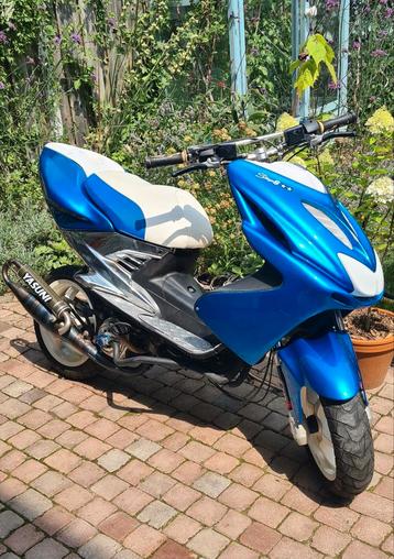 Yamaha Aerox R Race/Project blauw wit  Aerox R racing beschikbaar voor biedingen