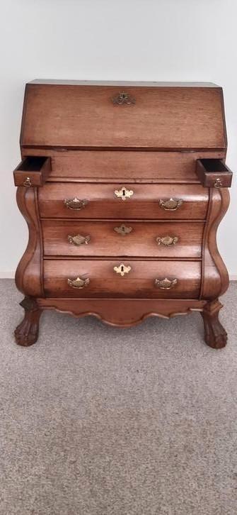 Secretaire Rococostijl beschikbaar voor biedingen