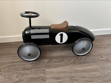 Retro loopauto beschikbaar voor biedingen