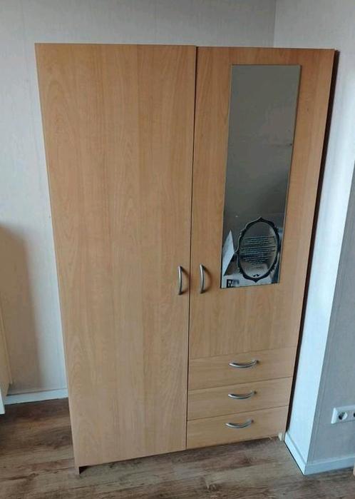 Gratis kledingkast, Huis en Inrichting, Kasten | Kledingkasten, Zo goed als nieuw, 150 tot 200 cm, 50 tot 75 cm, Ophalen