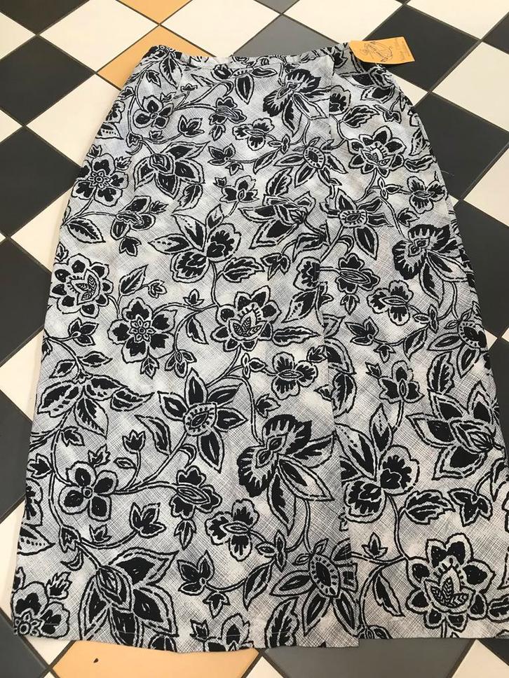 Ann taylor petites zijde overslag rok zwart wit bloemen 36, Kleding | Dames, Rokken, Nieuw, Maat 36 (S), Zwart, Onder de knie