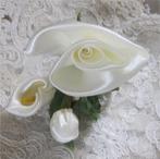 Corsage van zijden bloemen, Antiek en Kunst, Ophalen of Verzenden