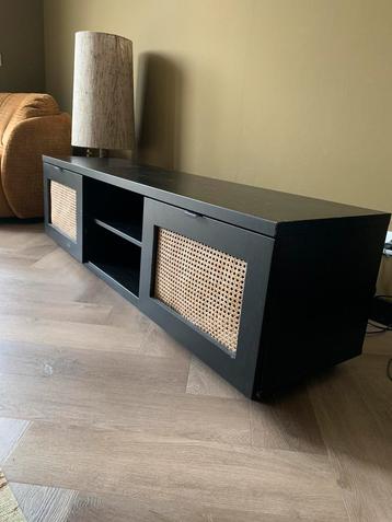 Zelf aangepaste Ikea TV meubel - gratis ophalen