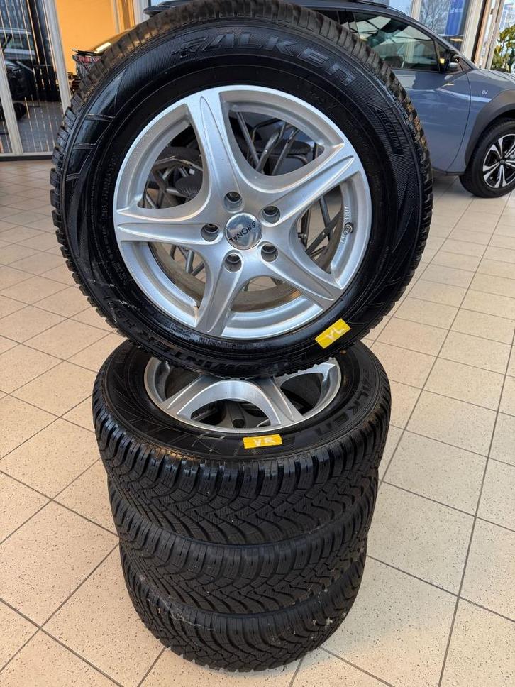 Winterbanden Suzuki Vitara | 215/60 R 16 | Lichtmetalen velg, Auto-onderdelen, Banden en Velgen, Band(en), Winterbanden, 16 inch