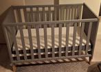 Grijs Ledikant Prenatal (ook bijpassende commode te koop!), Kinderen en Baby's, Babywiegjes en Ledikanten, Ophalen, Gebruikt, Ledikant