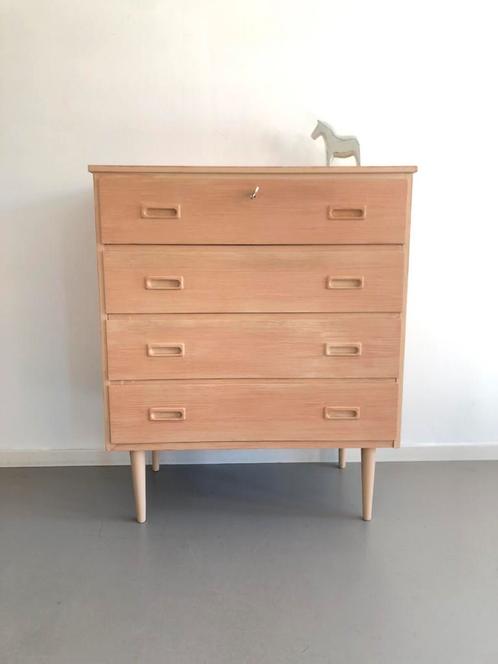 Vintage Zweeds ladekastje strak design, Huis en Inrichting, Kasten | Ladekasten, Zo goed als nieuw, Minder dan 100 cm, 50 tot 100 cm