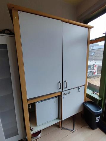 Kitchen to be picked up for free