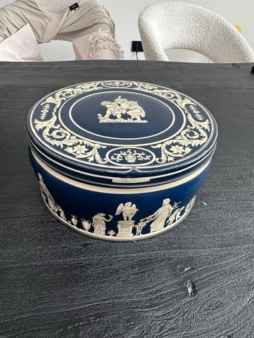 Vintage Wedgwood Stijl Koekblik beschikbaar voor biedingen