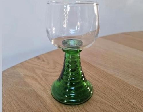 Twee Roemer glazen gekocht bij kringloop Het Goed Zoetermeer, Verzamelen, Glas en Borrelglaasjes, Zo goed als nieuw, Ophalen