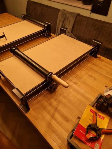 kleiwals tafelmodel beschikbaar voor biedingen