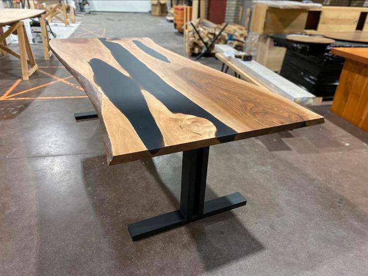 Walnoten Epoxytafel boomstam, Huis en Inrichting, Tafels | Statafels, Ophalen