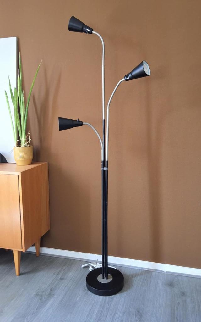 Vloerlamp IKEA, Kvart., Huis en Inrichting, Lampen | Vloerlampen, Zo goed als nieuw, 150 tot 200 cm, Metaal, Ophalen