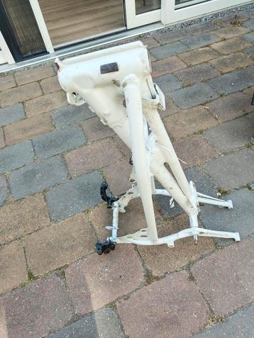 Honda mt5 frame met kenteken  beschikbaar voor biedingen