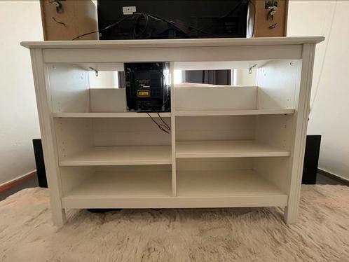 Ikea tv-kast brusali wit, Huis en Inrichting, Kasten | Televisiemeubels, Zo goed als nieuw, 100 tot 150 cm, 50 tot 100 cm, 25 tot 50 cm