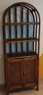 Rotan Retro Vintage boogkast met planken en 2 deurtjes, Huis en Inrichting, Zo goed als nieuw, 150 tot 200 cm, 25 tot 50 cm, 50 tot 100 cm
