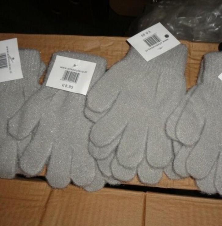 PARTIJ KINDERHANDSCHOENEN GRIJS, Diversen, Rommelmarktspullen, Nieuw, Ophalen of Verzenden