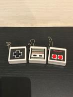 Nintendo museum NES Sleutelhangers, Ophalen of Verzenden, Zo goed als nieuw