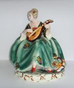 Antiek porseleinen beeld van lady met mandoline., Ophalen