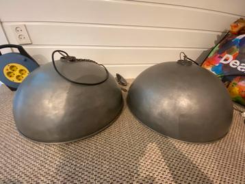 2 grote metalen hanglampen, 52cm, Loods5 beschikbaar voor biedingen