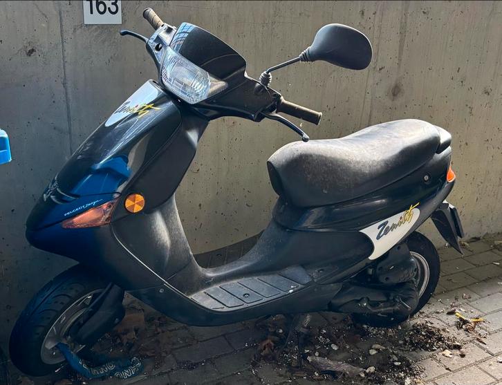 Gratis zsm af te halen: Peugeot Zenith snorscooter, Fietsen en Brommers, Snorfietsen en Snorscooters, Gebruikt, Peugeot, Benzine