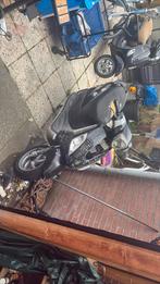 Piaggio fly, Fietsen en Brommers, Scooters | Piaggio, Ophalen, Zo goed als nieuw, Fly