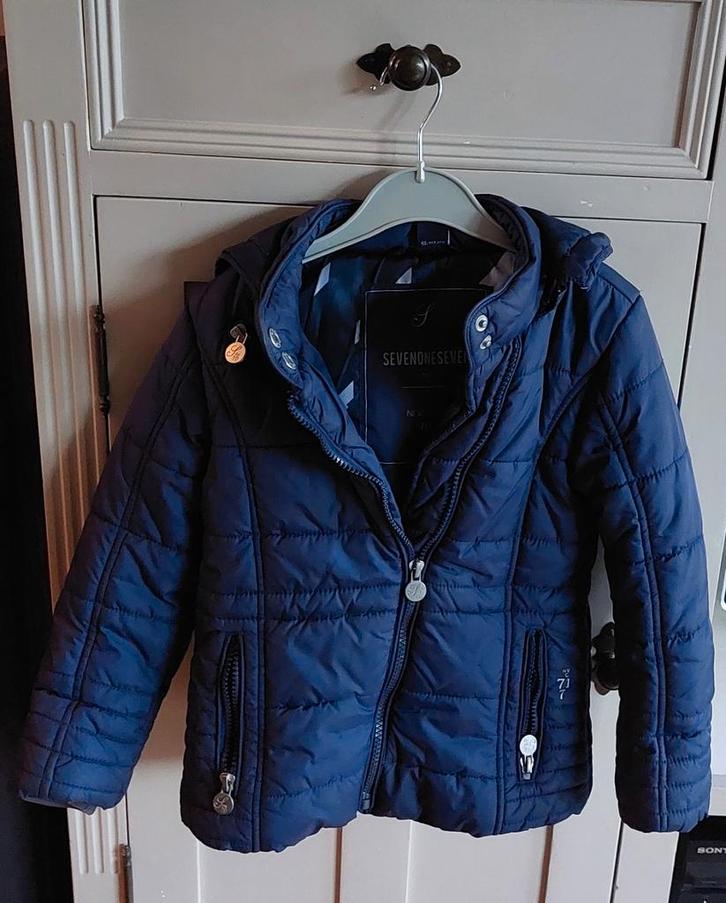 SevenOneseven Winterjas Meisje Maat 98/104, Kinderen en Baby's, Kinderkleding | Maat 98, Zo goed als nieuw, Meisje, Jas, Ophalen of Verzenden