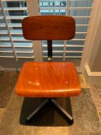 Vintage schoolstoeltje. Hout en metaal., Ophalen of Verzenden, Gebruikt, Stoel(en)