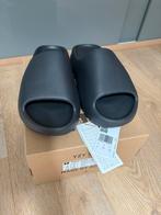 Yeezy slides onyx 42, Ophalen of Verzenden, Nieuw