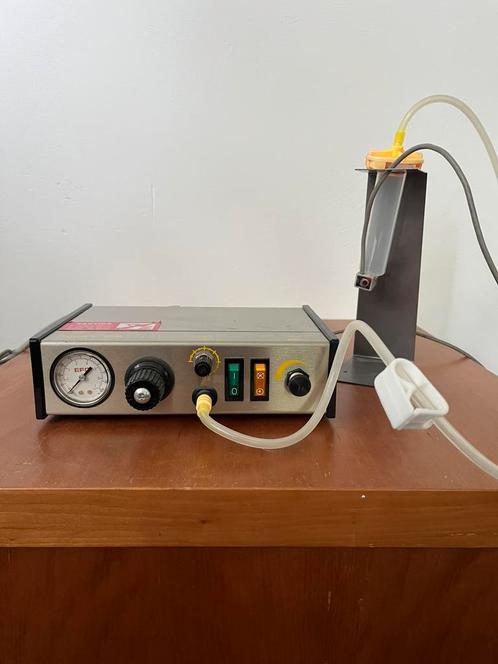 doseerapparaat / dispenser voor lijm, hars of epoxy, Hobby en Vrije tijd, Overige Hobby en Vrije tijd, Gebruikt, Ophalen