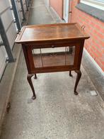 brocante theekastje, Ophalen