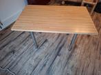 Beukenhouten tafel met metalen poten, Ophalen