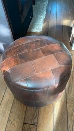 Mooie lederen poef met opbergruimte, Ophalen, Gebruikt, Rond, Minder dan 50 cm