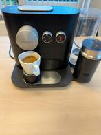 Krups nespresso met melkopschuimer, Afneembaar waterreservoir, Gebruikt, Ophalen of Verzenden, Koffiemachine