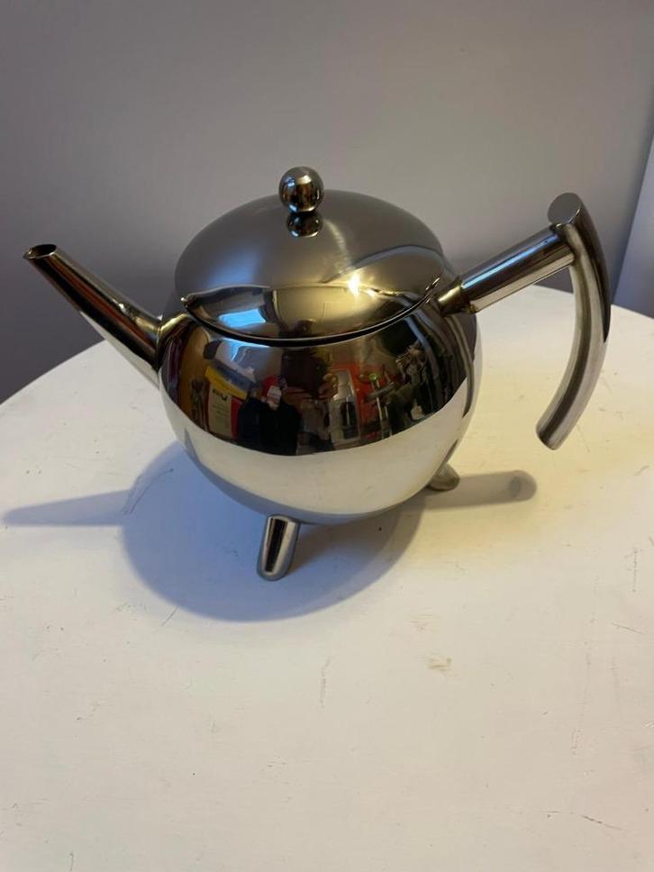 Moderne RVS Theepot op Pootjes - Design Theeservies, Huis en Inrichting, Keuken | Servies, Gebruikt, Overige typen, Overige stijlen