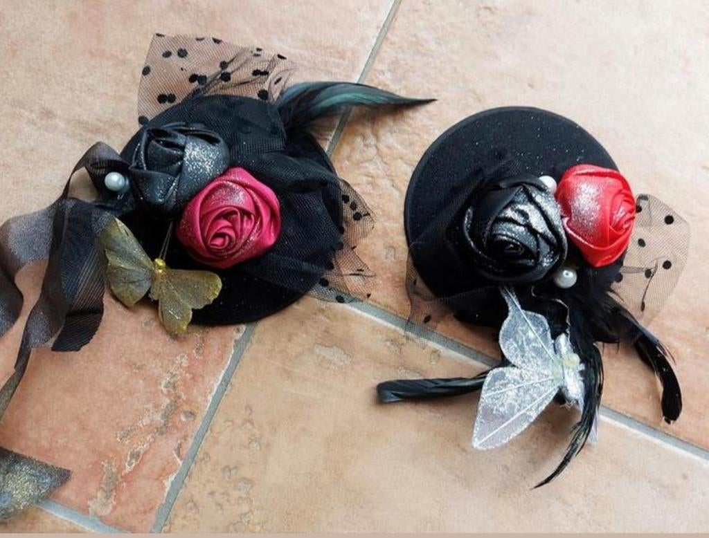 Carnaval 2 Mini Hoeden Set, Ophalen of Verzenden, Zo goed als nieuw, Carnaval, Accessoires