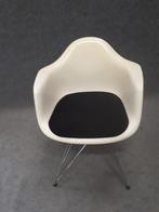 Vitra stoel, Huis en Inrichting, Stoelen, Ophalen, Wit, Metaal, Eén