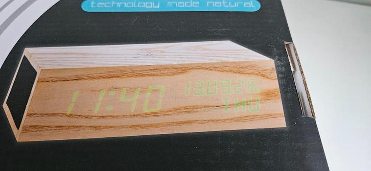 Music Click Clock - Nieuw in doos!, Huis en Inrichting, Woonaccessoires | Klokken, Nieuw, Wekker of Tafelklok, Digitaal, Ophalen of Verzenden