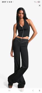 Bershka jeans studs zwart flared maat 32, Ophalen of Verzenden, Nieuw, Zwart, W27 (confectie 34) of kleiner