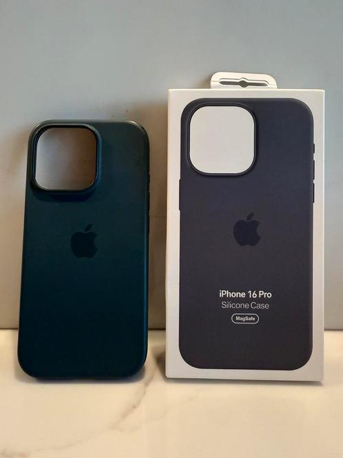 iPhone 16 pro Apple silicone cover Lake Green, Telecommunicatie, Mobiele telefoons | Hoesjes en Frontjes | Apple iPhone, Gebruikt