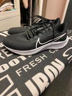 Dames of heren Nike sportschoenen, Ophalen, Zo goed als nieuw, Hardloopschoenen, Nike
