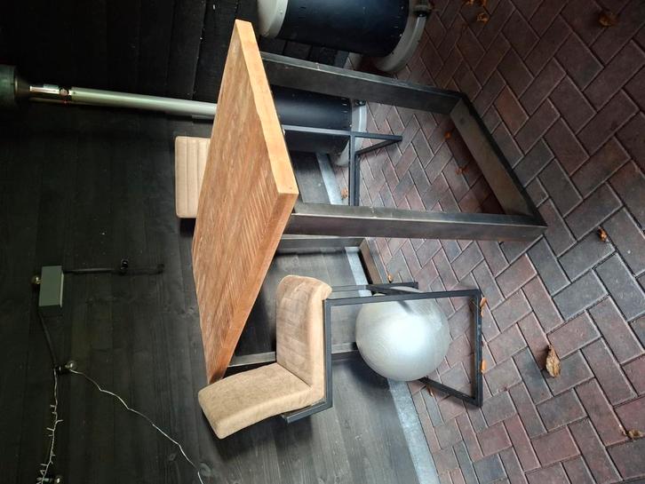 bartafel met barkrukken mangohout, Huis en Inrichting, Complete inboedels, Ophalen