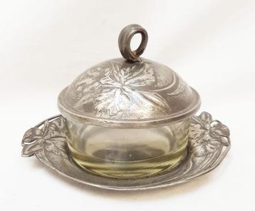 Art Nouveau bonbonnière. beschikbaar voor biedingen