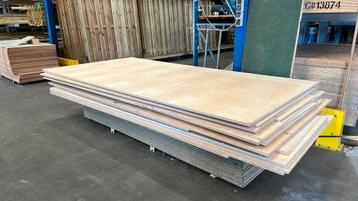 Zeer mooie gebruikte meubelplaat 18 mm beschikbaar voor biedingen