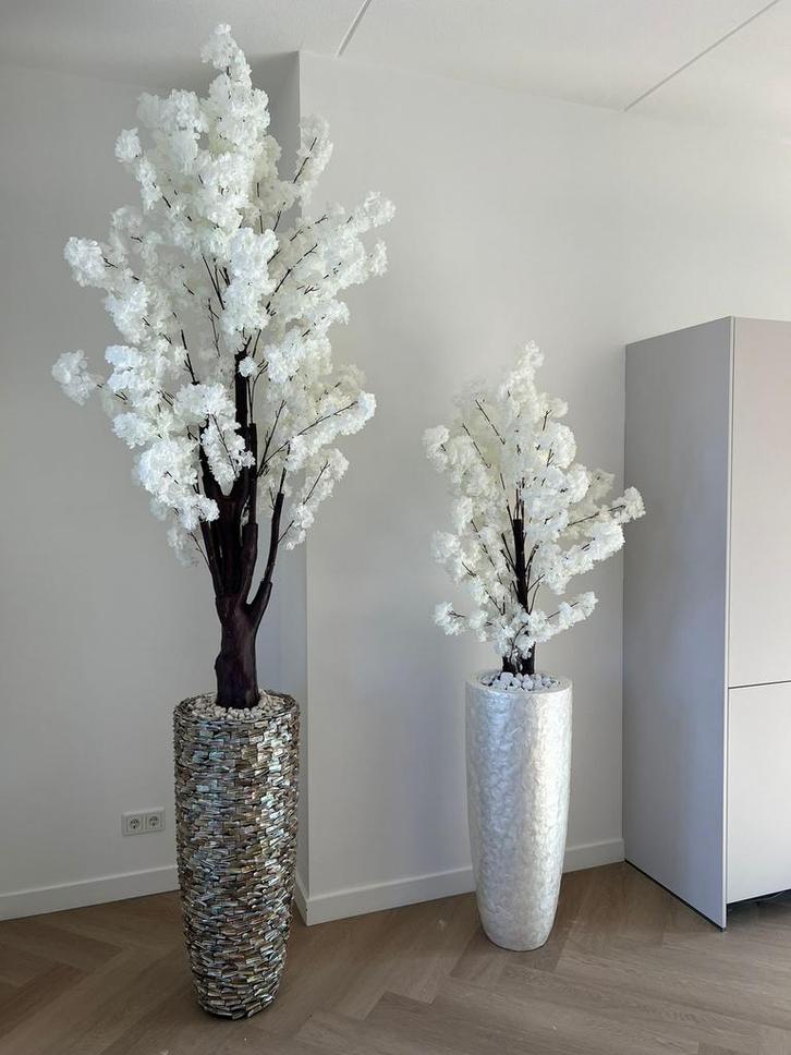 Luxe schelpenvazen met bloesemboom, Huis en Inrichting, Woonaccessoires | Vazen, Zo goed als nieuw, Wit, Minder dan 50 cm, Aardewerk of Porselein